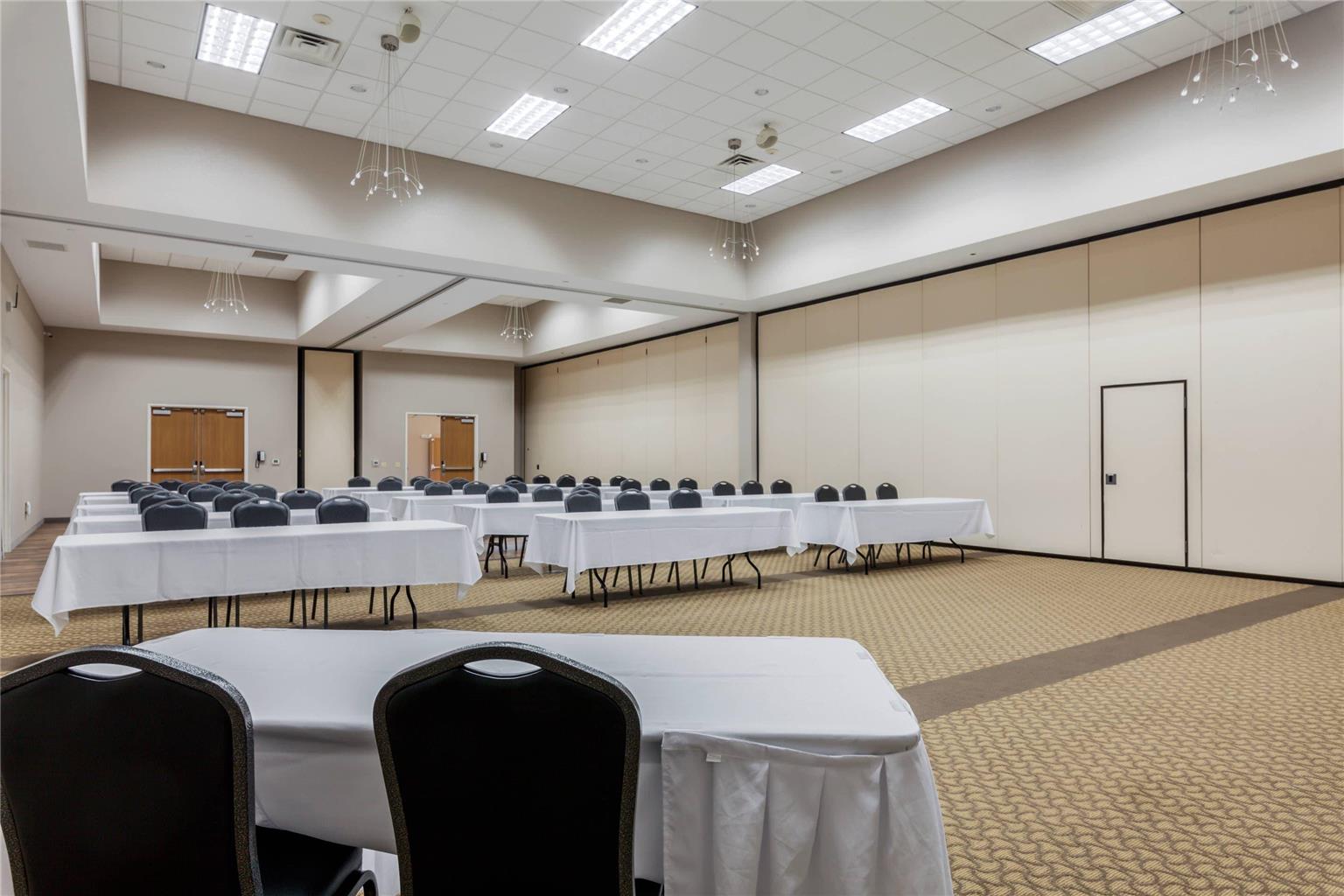 Comfort Suites Johnson Creek Conference Center - photo 30