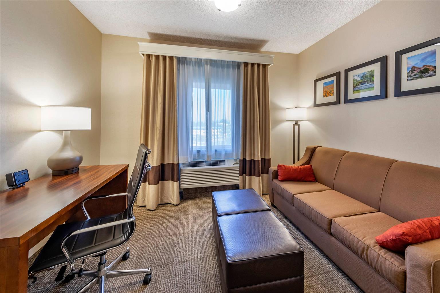 Comfort Suites Near Six Flags Magic Mountain - photo 8