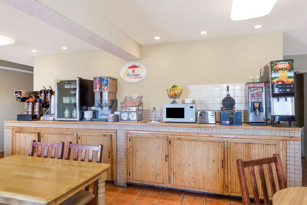 Super 8 by Wyndham Socorro - photo 13