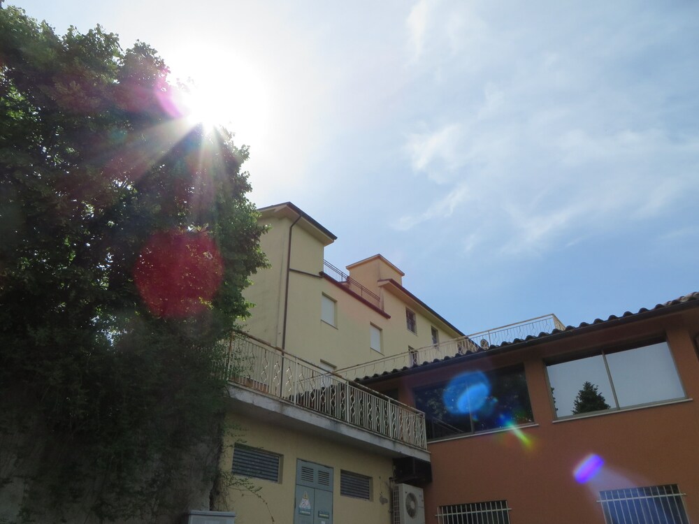 Settecolli Sport Hostel Double Room 109 — hotel in Filottrano