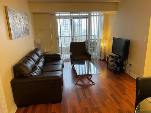 Platinum Suites Furnished Executive Suites — 4-Star Luxury Hotel in Mississauga, Canada