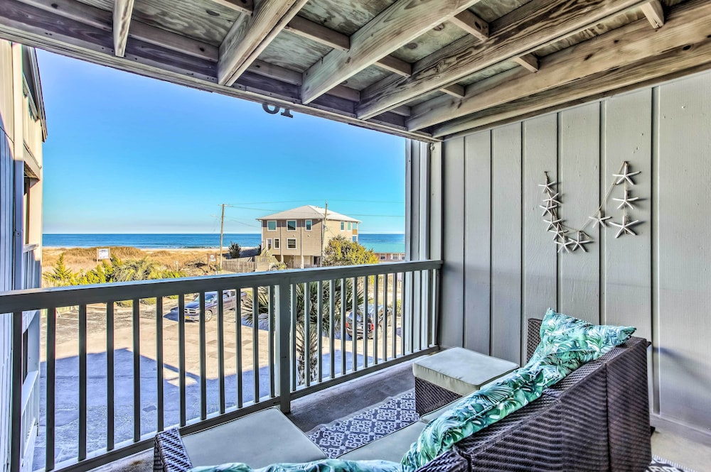Condo with Pool Access Walk to Beach — 4-Star Luxury Hotel in Carolina Beach, United States