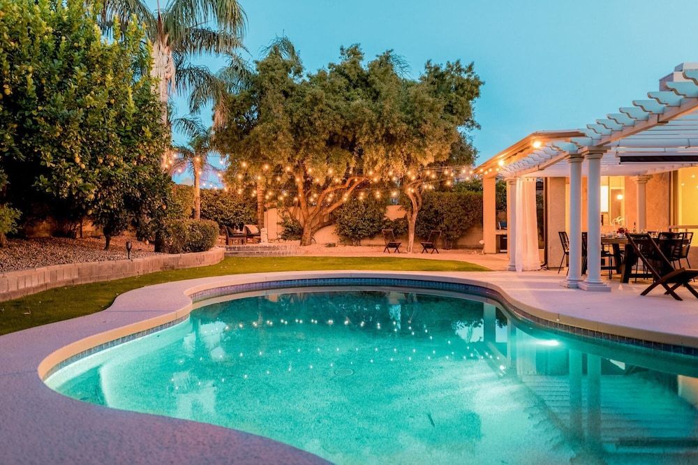 Dwight by Avantstay Blissful Serene Oasis Pool Firepit & Entertainers Patio — 4-Star Luxury Hotel in Scottsdale, United States