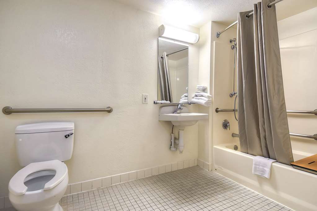 Motel 6 San Diego CA Hotel Circle Mission Valley - photo 19