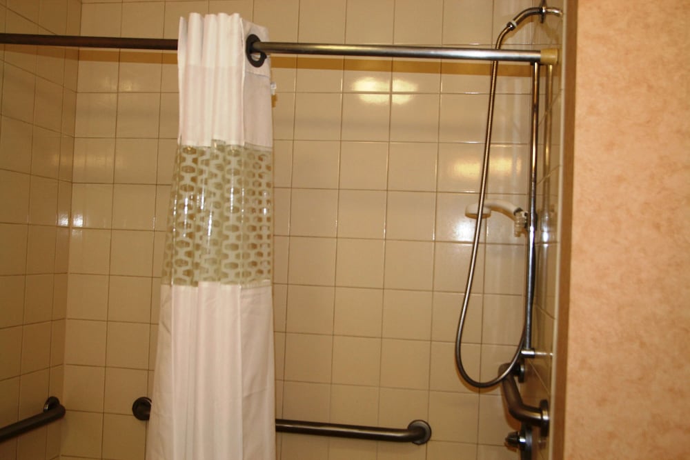 Hampton Inn Canton - photo 34