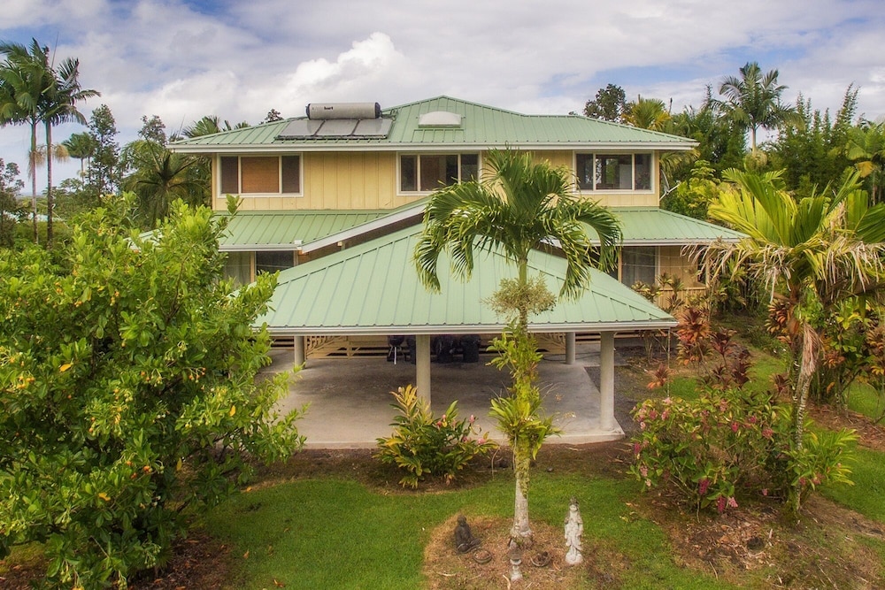 Maluhia Hale home — 4-Star Luxury Hotel in Hawaiian Paradise Park, United States