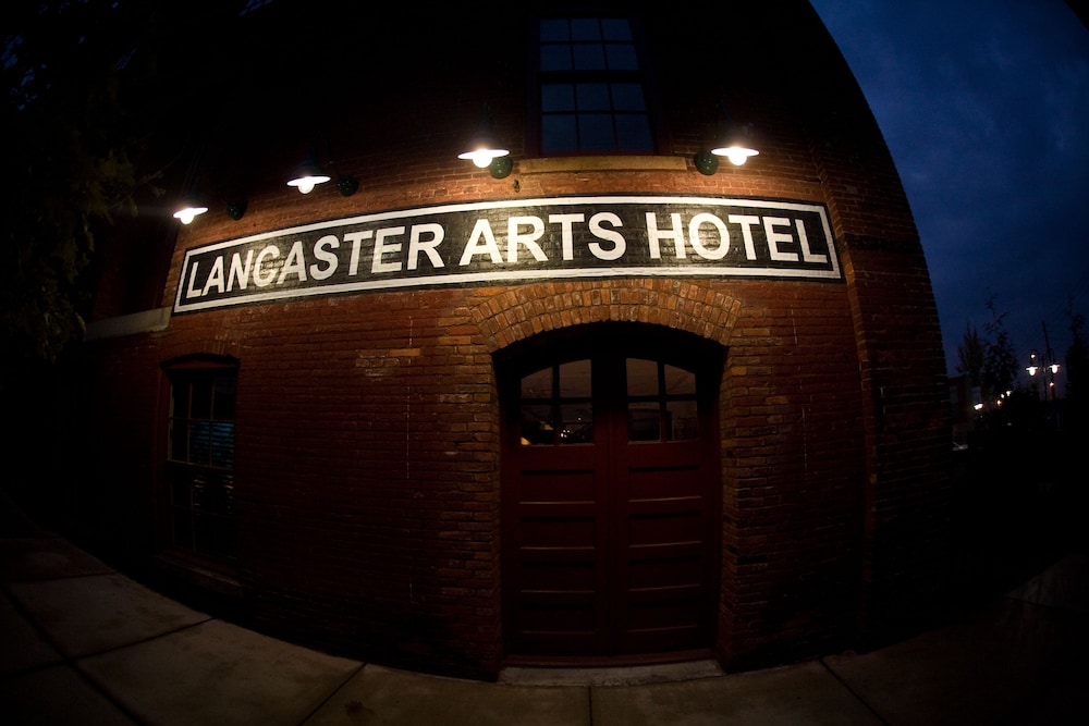 Lancaster Arts Hotel - photo 45