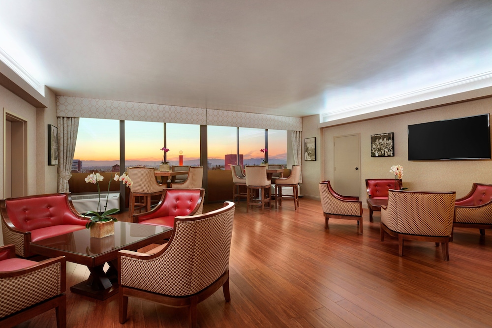 Usc Hotel - photo 28