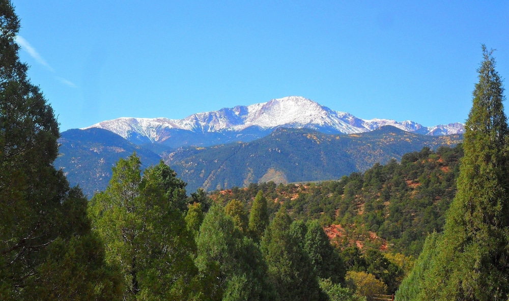 Holiday Inn Express & Suites Colorado Springs North by IHG - photo 55