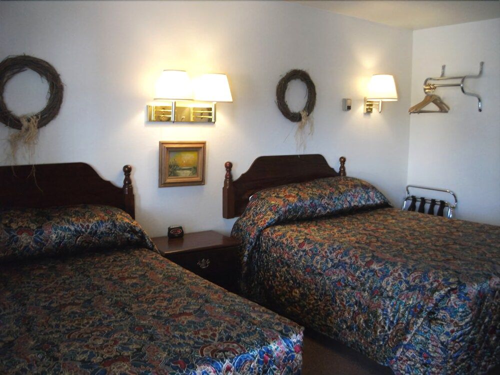 Caboose Motel - photo 21