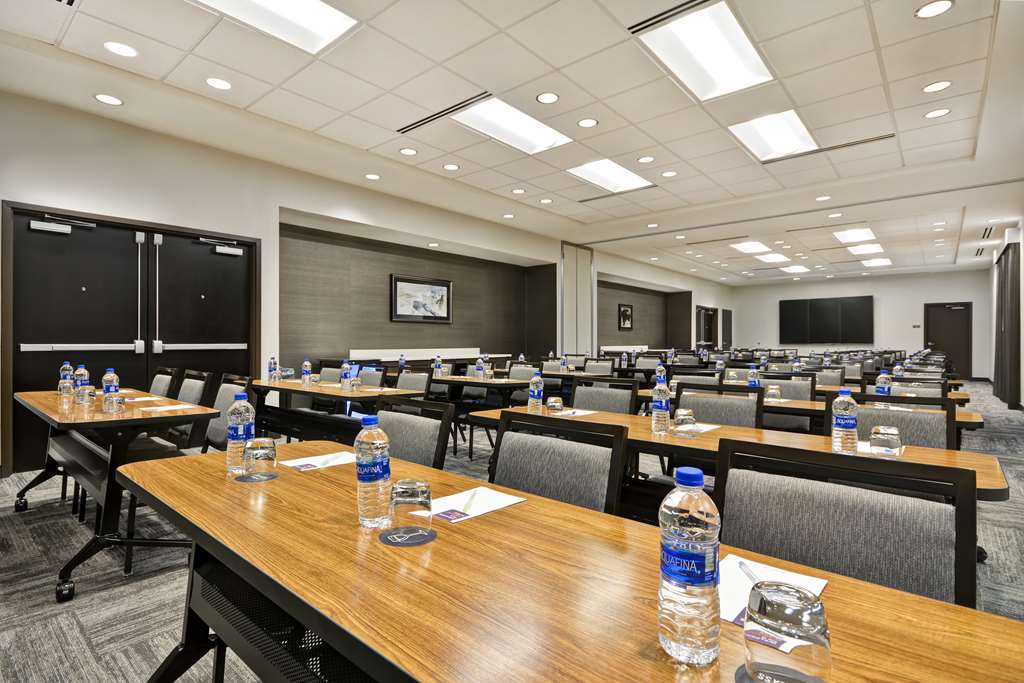 Hyatt Place Fresno - photo 22