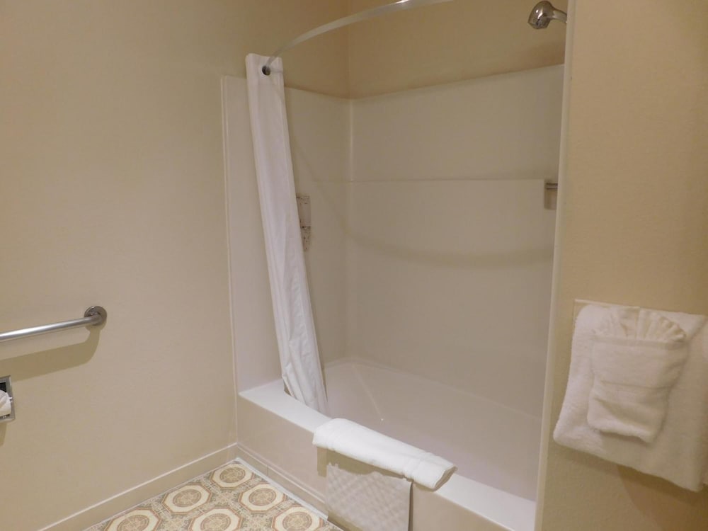 Pacific Gardens Inn - photo 29