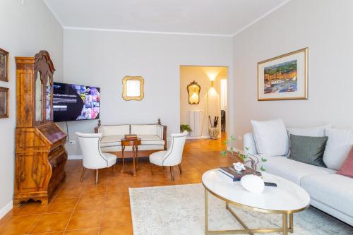 HouSmart Lorenzo Costa 17 — 4-Star Luxury Hotel in Bologna, Italy
