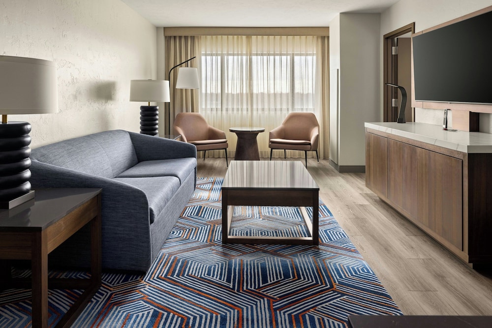 Oshkosh Marriott Waterfront Hotel & Convention Center - photo 17