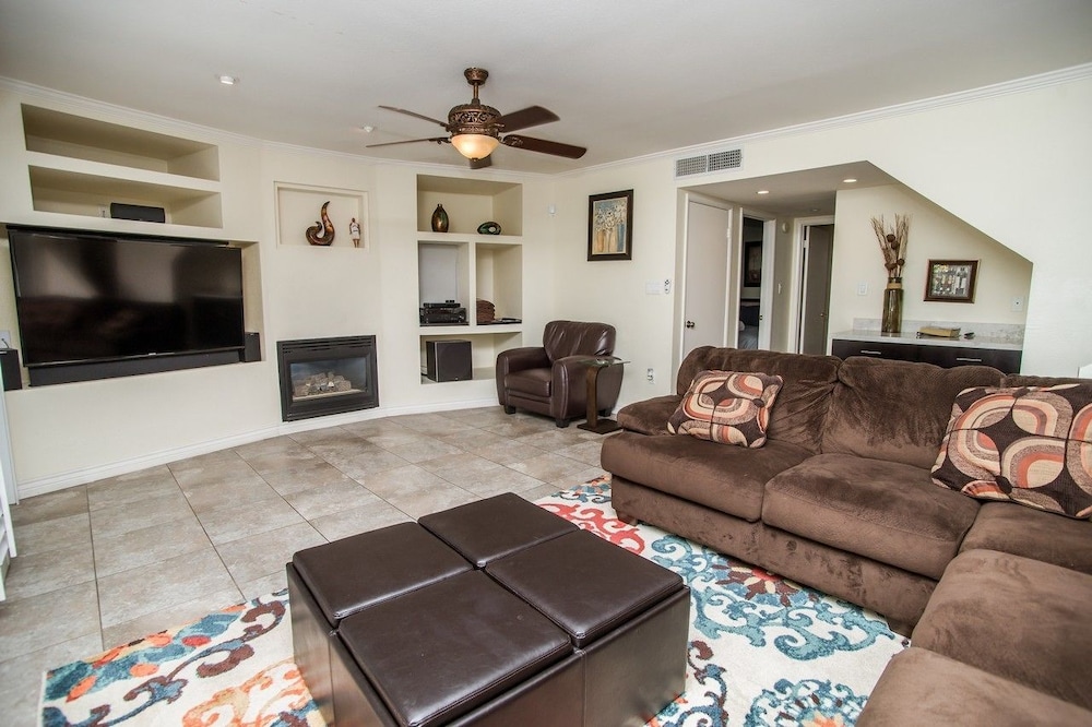 Luxurious 4BR 9m to Las Vegas Strip - photo 11