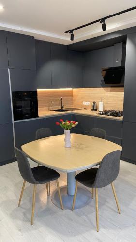FlatService Ю1 Просторі апартаменти в сучасному ЖК Parkland — 4-Star Luxury Hotel in Kyiv, Ukraine