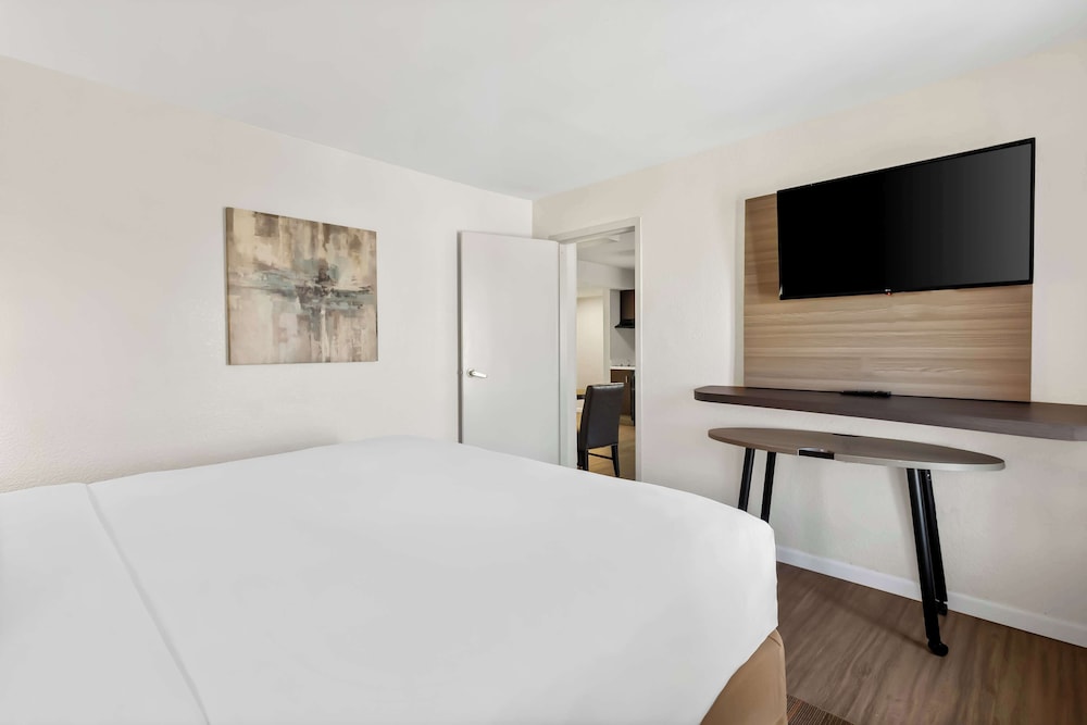 Sonesta Essential NW Houston - photo 9