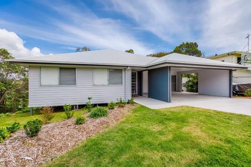 25 Cooloola Drive Rainbow Beach — 4-Star Luxury Hotel in Rainbow Beach, Australia