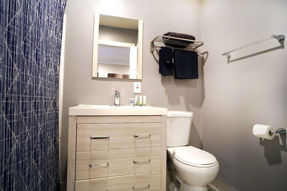Anaheim Executive Inn & Suites - photo 102