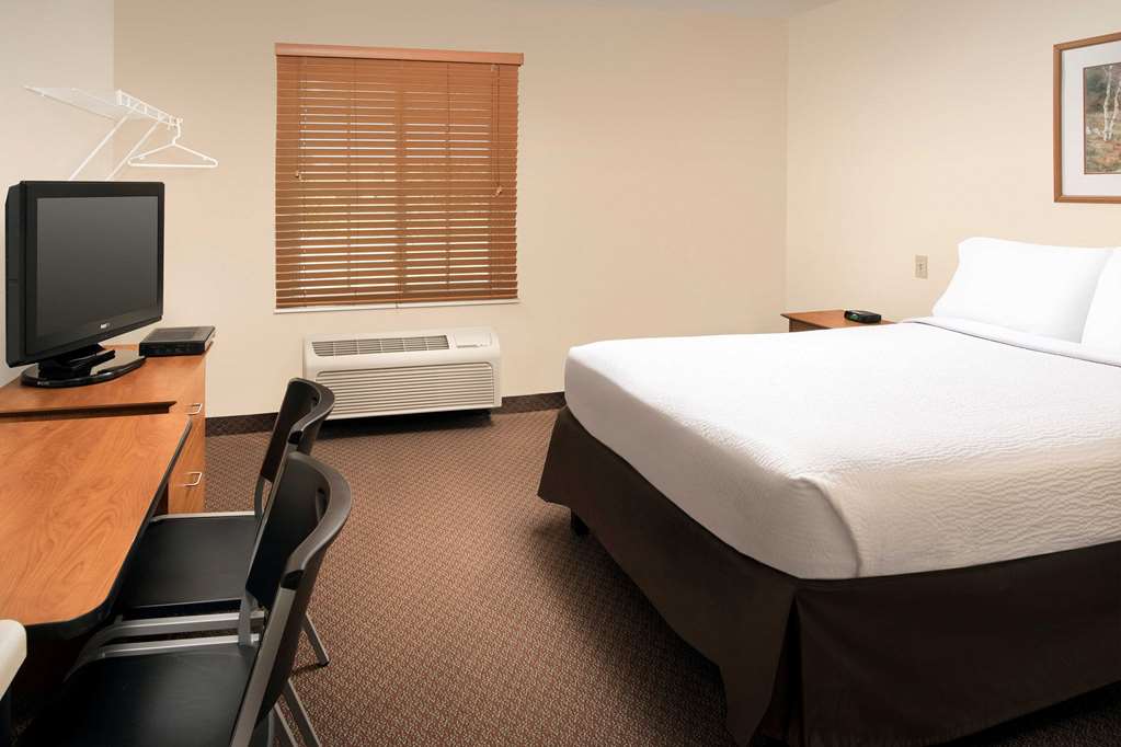 WoodSpring Suites Midland - photo 11