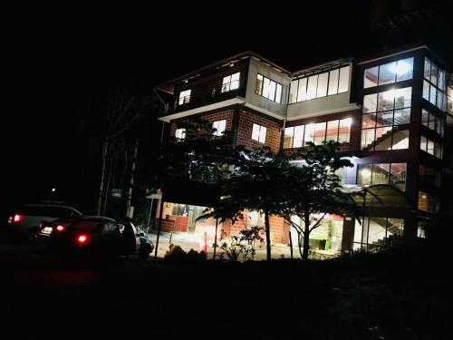 Querencia Precinct Lodge — 4-Star Luxury Hotel in Virarajendrapet, India