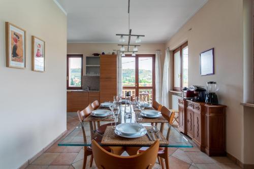 Family Home Garda 3 bedrooms apartment — 4-Star Luxury Hotel in Garda, Italy