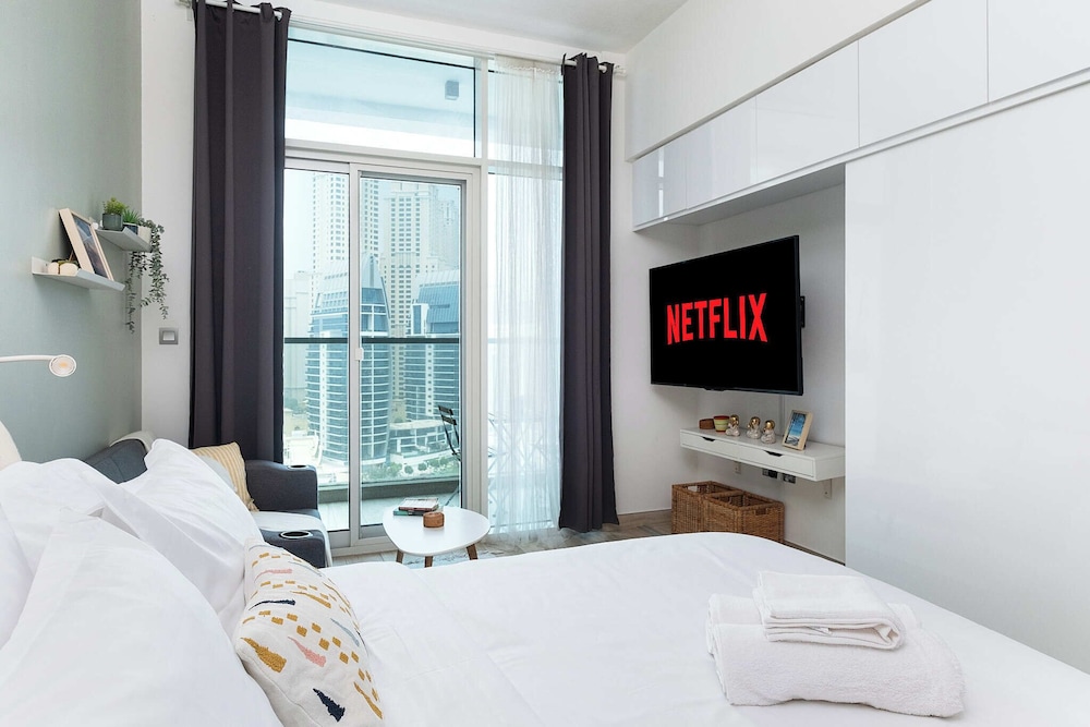Studio With Best View Of Dubai — 4-Star Luxury Hotel in Dubai, United Arab Emirates