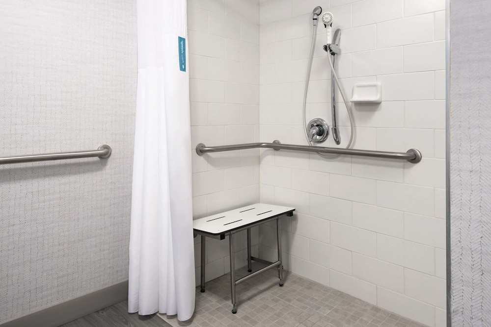 Hampton Inn & Suites Tampa Ybor City Downtown - photo 17