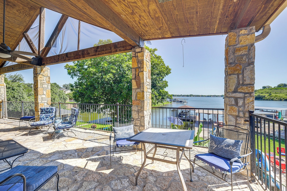 Luxury Lake Granbury Home Dock Hot Tub and Decks — 4-Star Luxury Hotel in Granbury, United States