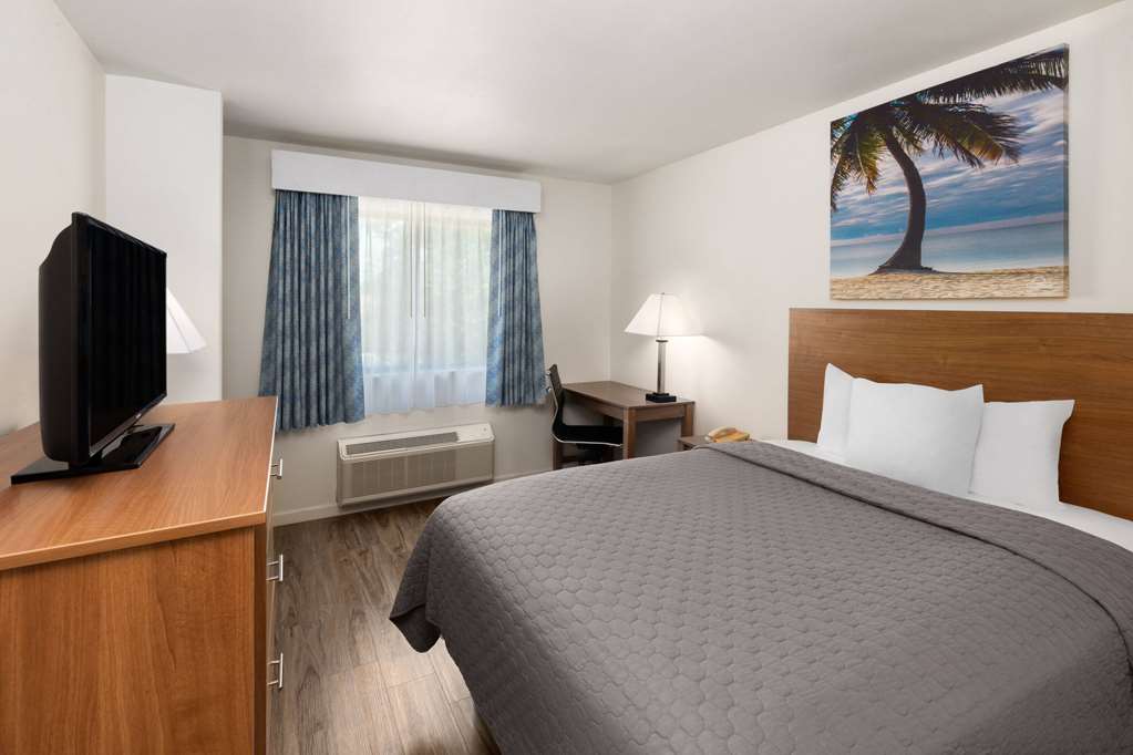Days Inn by Wyndham Biloxi Beach - photo 16