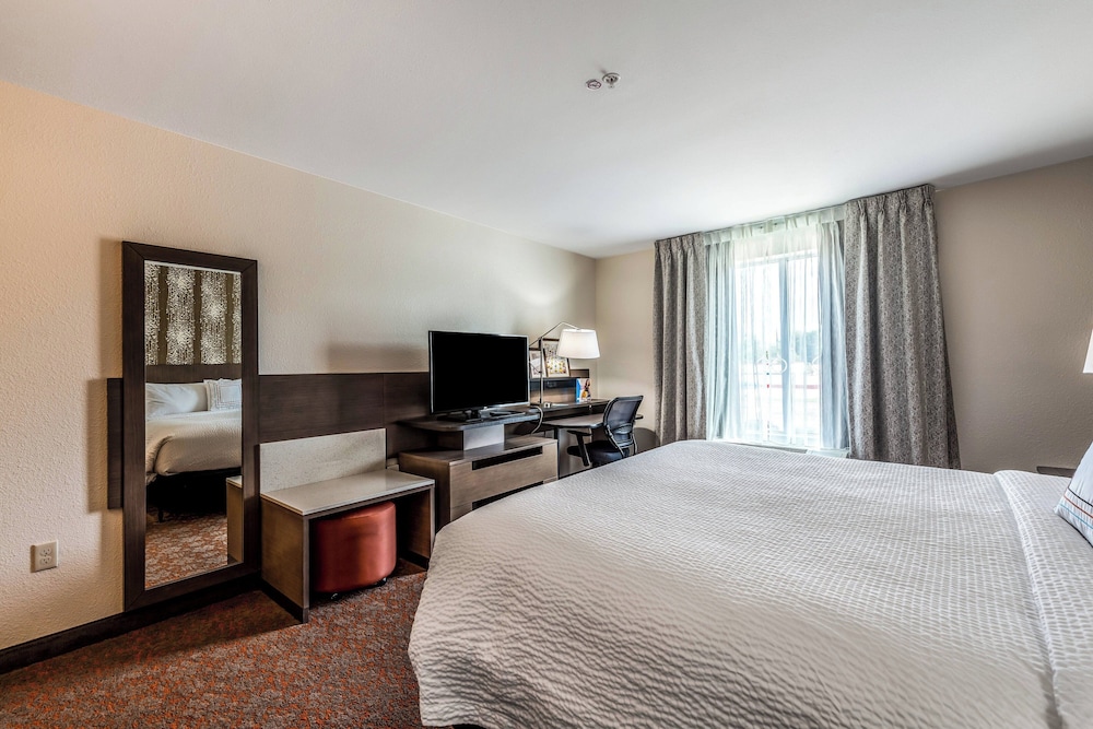 Fairfield Inn & Suites by Marriott St. Joseph Stevensville - photo 13