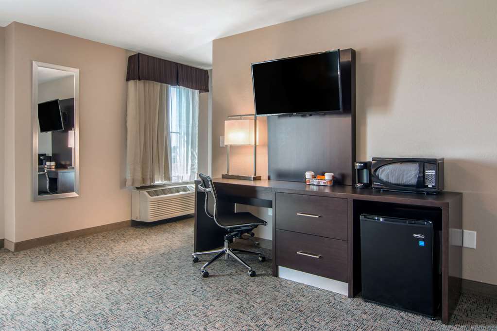 Clarion Inn & Suites Atlanta Downtown - photo 8