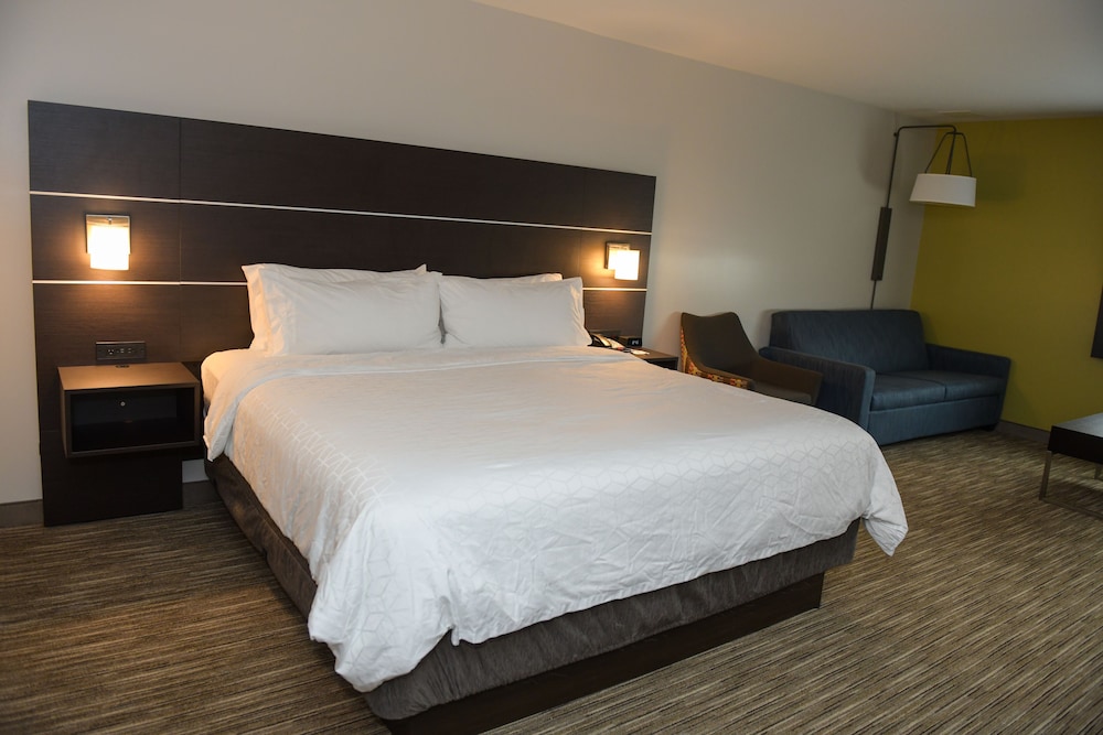Holiday Inn Express & Suites Middletown by IHG - photo 10