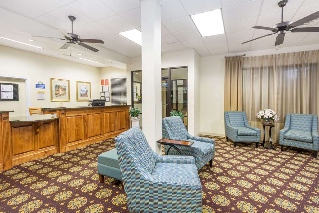 Super 8 by Wyndham Valdosta Mall - photo 3