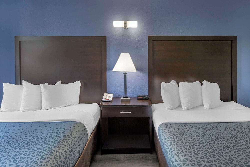 Greenville Pelham Inn by IHG - photo 50
