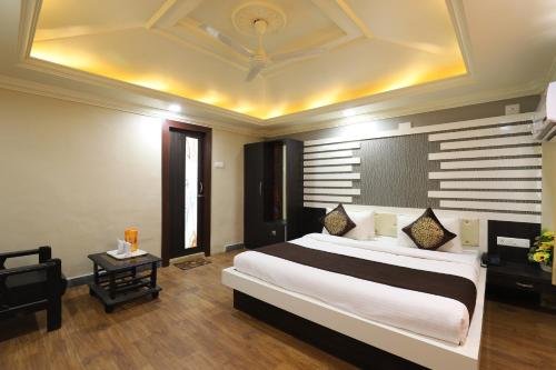 Hotel Loyal Residency in Jamnagar, India