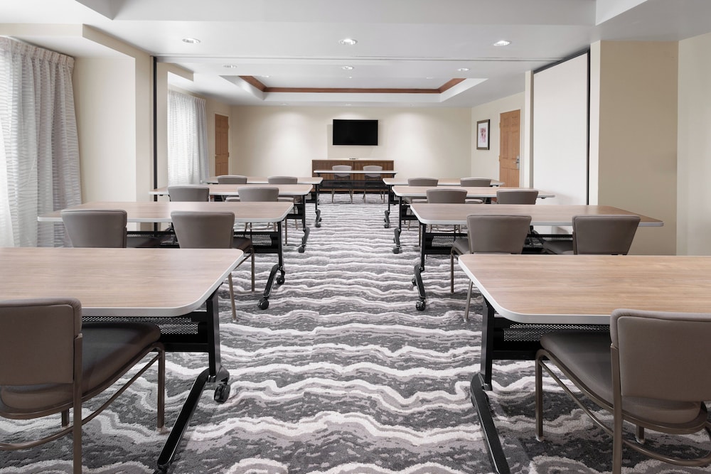 Staybridge Suites Harrisburg by IHG - photo 31