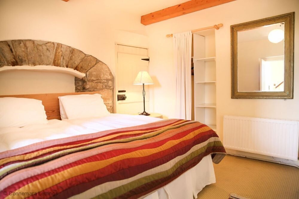 Old School House — 4-Star Luxury Hotel in Clifden, Republic of Ireland