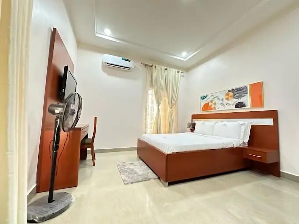 R oak Hotel and Apartment in Abuja, Nigeria