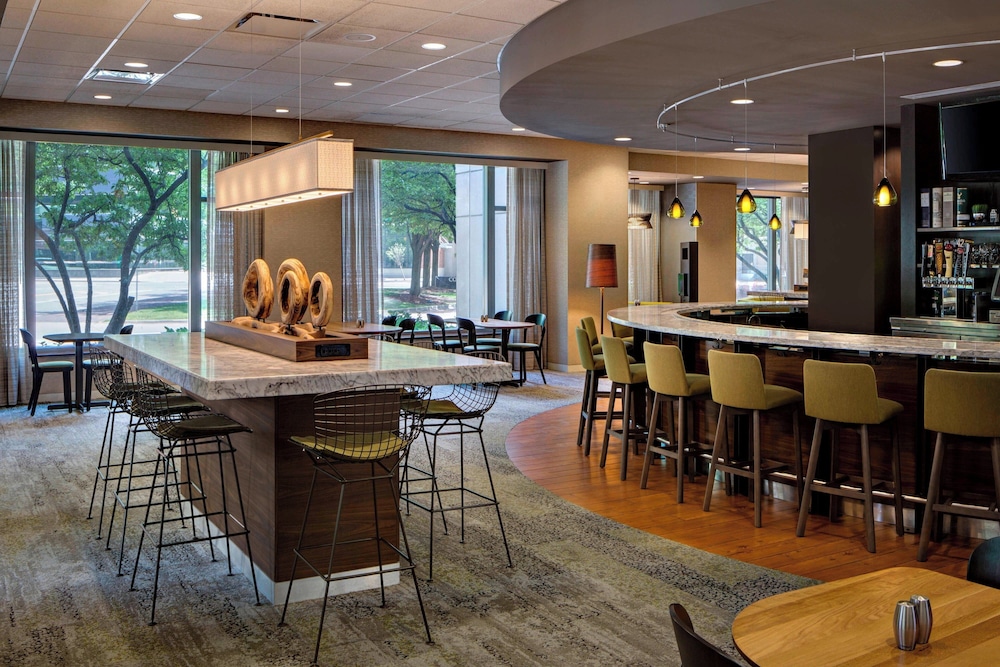 Courtyard By Marriott Downtown Grand Rapids — Grand Rapids