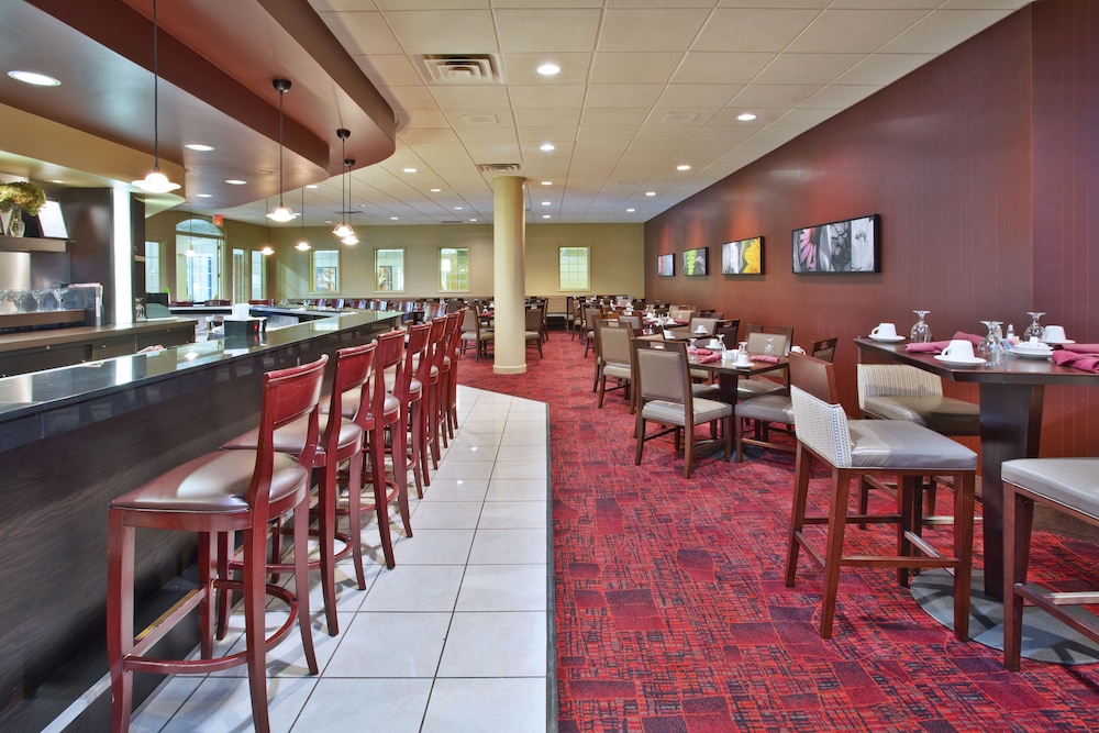 Holiday Inn Manitowoc by IHG - photo 35