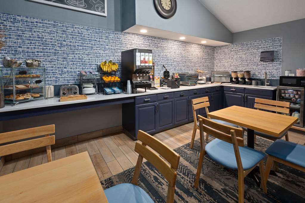AmericInn by Wyndham North Branch - photo 37