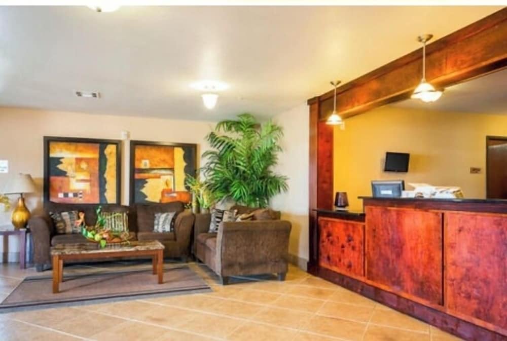 Franklin Inn & Suites - photo 2