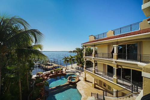 The Winslet Estate Luxury riverfront 3 story home w bar gym and heated pool SWFL Rentals — 4-Star Luxury Hotel in Cape Coral, United States