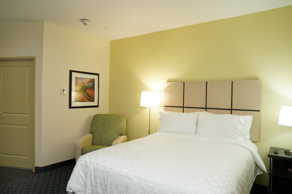 Candlewood Suites Plano North by IHG - photo 13