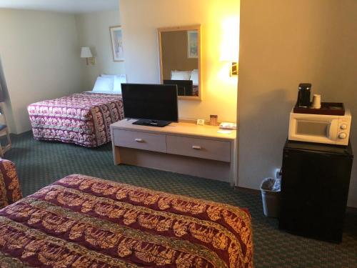 Kings Inn Cody - photo 28