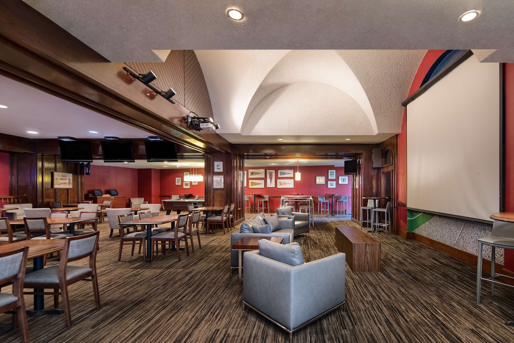 Doubletree by Hilton Philadelphia Airport - photo 38