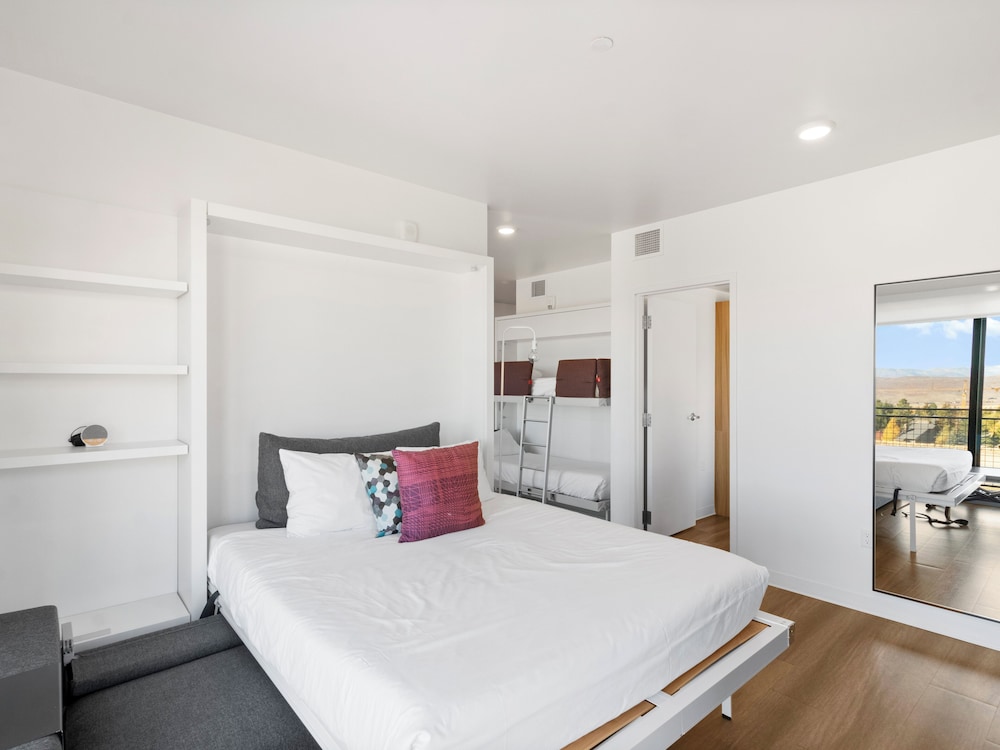 Yotelpad Park City - photo 33