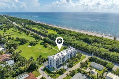 Luxury 2BR 2BA Balcony Right Across From the Beach — 4-Star Luxury Hotel in Boca Raton, United States