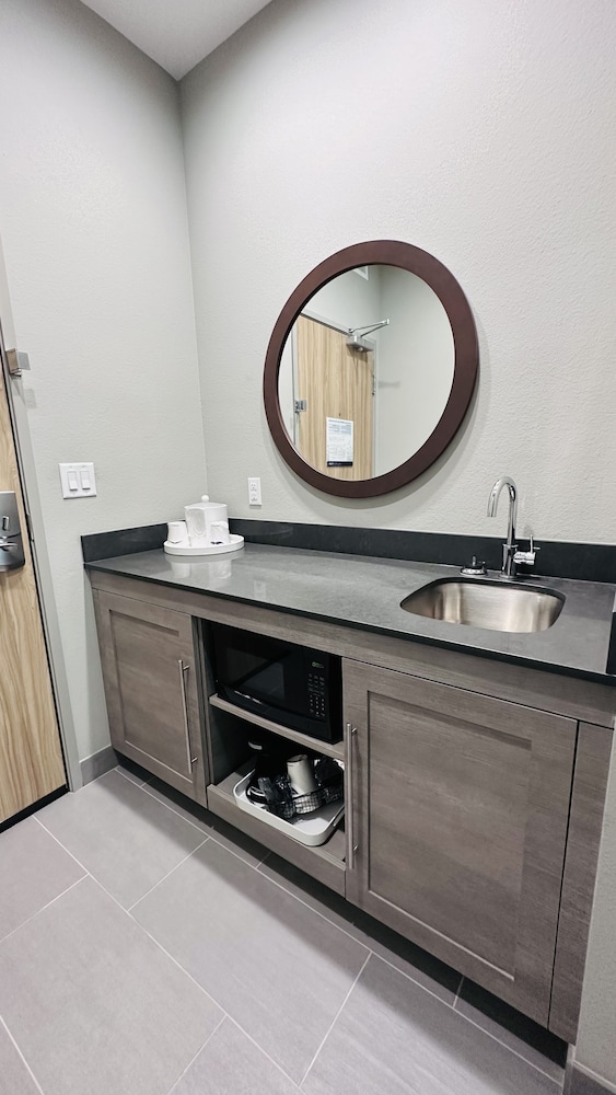 Hampton Inn & Suites Weatherford - photo 19